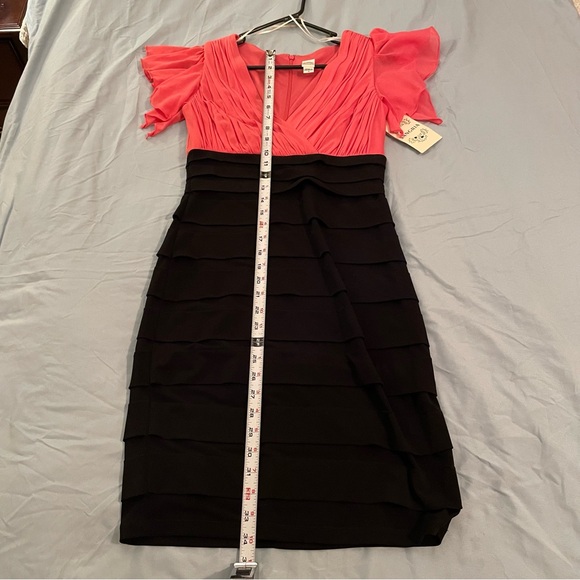 NEW Sangria Women’s Pink & Black V-neck Bodycon Knee Length Size 4 Dress - Picture 3 of 9